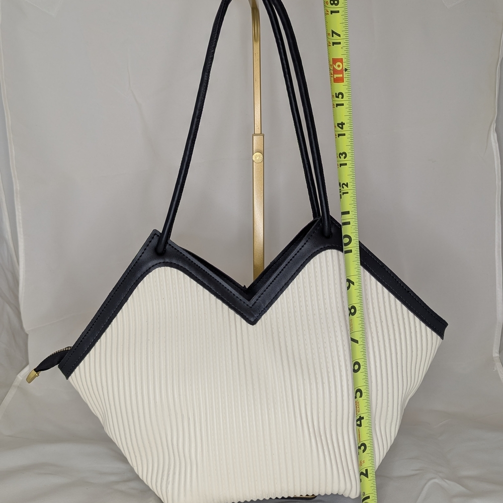 White and Black Women's Handbag - Picture 5 of 6